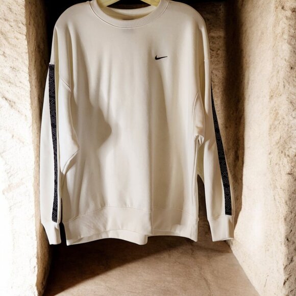 Nike Dri-Fit Long Sleeve Pullover | Lightweight Jersey Sweatshirt | Size Large - Picture 2 of 9